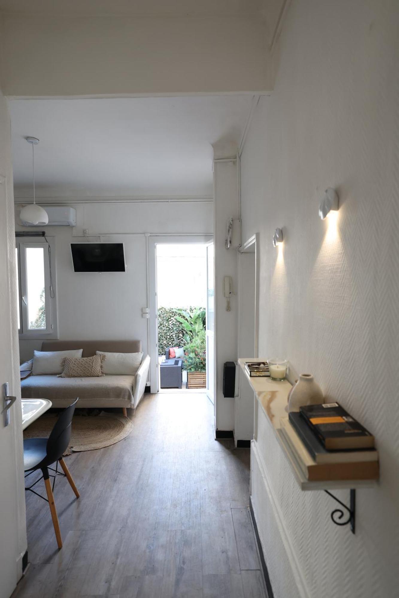 Lovely With Private Terrace Near Palais Festival Appartamento *