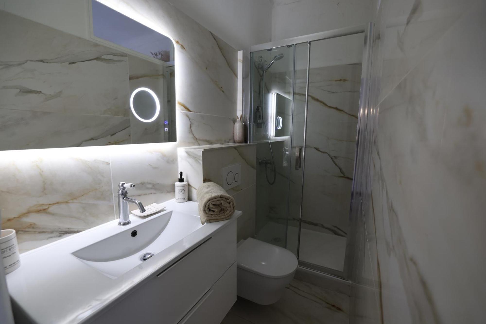 Lovely With Private Terrace Near Palais Festival Appartamento